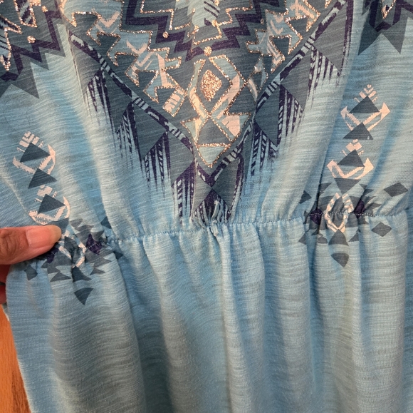 Pretty, flowy, short sleeve turqoise blouse with semi sheer back. Size small. - Picture 7 of 7